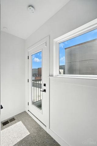 3127 Madison Road, Cincinnati, OH 45209