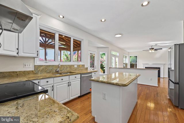 13109 PEACH LEAF PL, Fairfax, VA 22030