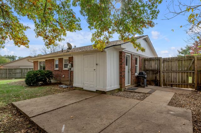 305 Yorktown Court, Georgetown, KY 40324