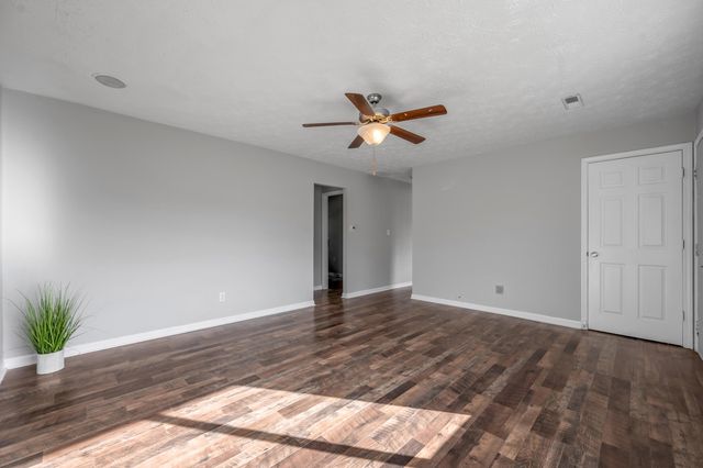 305 Yorktown Court, Georgetown, KY 40324