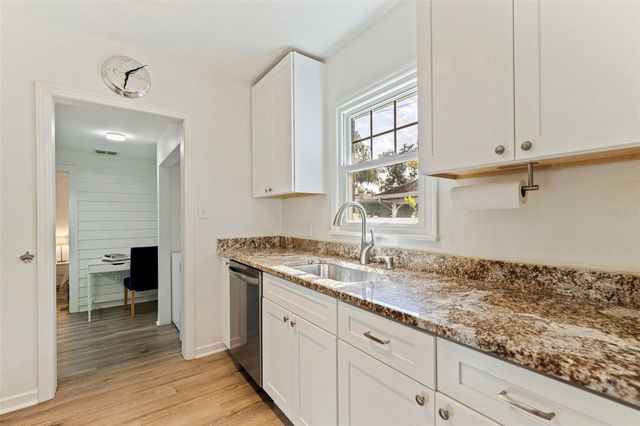 1421 21ST AVENUE N, St Petersburg, FL 33704