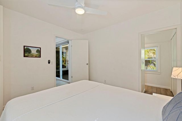 1421 21ST AVENUE N, St Petersburg, FL 33704
