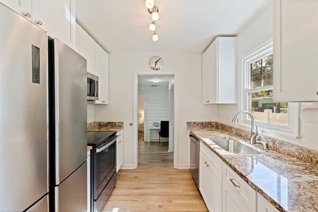 1421 21ST AVENUE N, St Petersburg, FL 33704