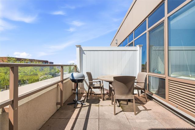 64-05 Yellowstone Boulevard PH508, Forest Hills, NY 11375