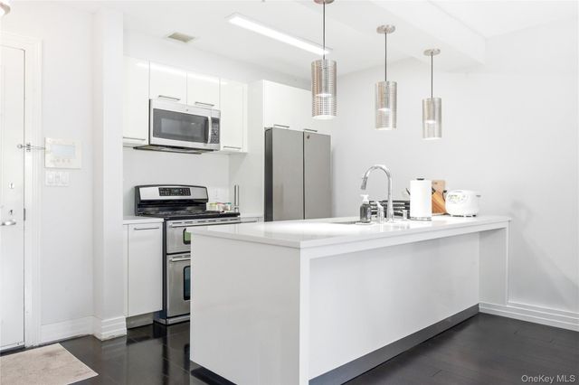 64-05 Yellowstone Boulevard PH508, Forest Hills, NY 11375