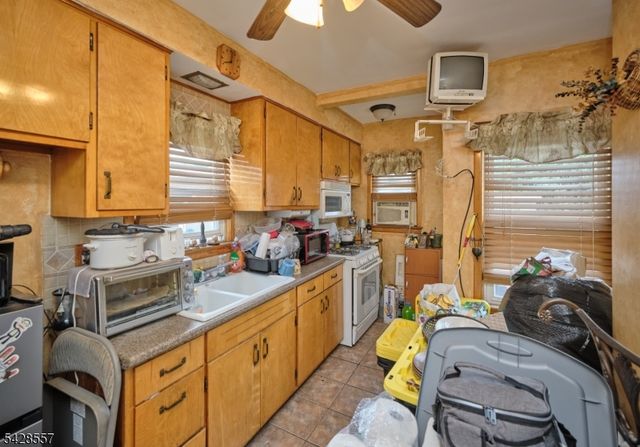 292 Crann St, Hillside Twp., NJ 07205