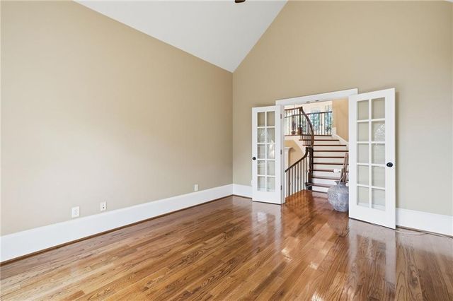 5290 Lower Roswell Road, Marietta, GA 30068