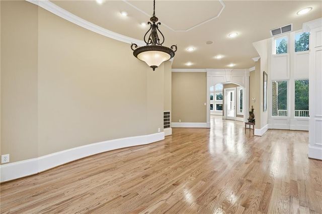 5290 Lower Roswell Road, Marietta, GA 30068