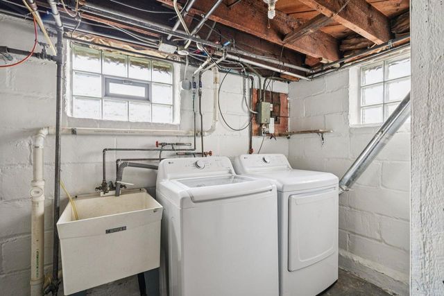 1965 S 80th STREET, West Allis, WI 53219