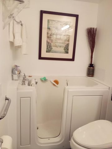 462 Golden Isles Drive 110, Hallandale Beach, FL 33009