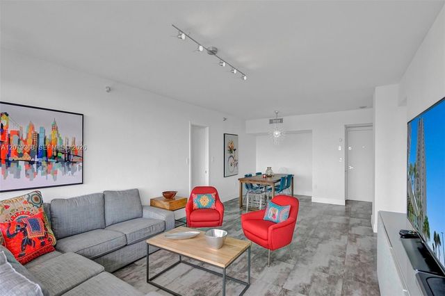20515 E Country Club Drive 346, Aventura, FL 33180