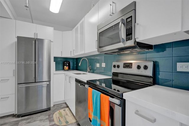 20515 E Country Club Drive 346, Aventura, FL 33180