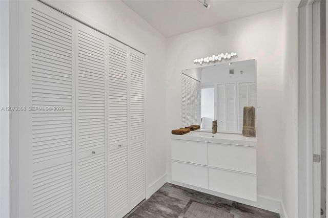 20515 E Country Club Drive 346, Aventura, FL 33180