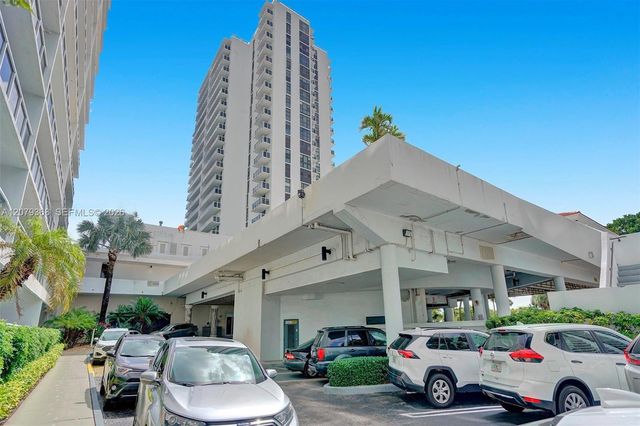 20515 E Country Club Drive 346, Aventura, FL 33180