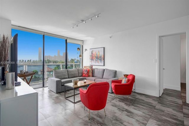 20515 E Country Club Drive 346, Aventura, FL 33180