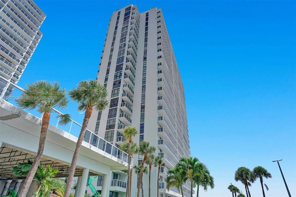 20515 E Country Club Drive 346, Aventura, FL 33180
