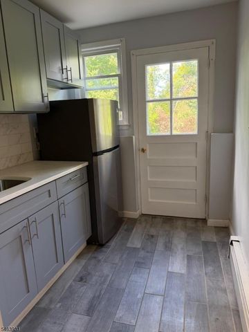 7 Valley View Rd, Chester Boro, NJ 07930