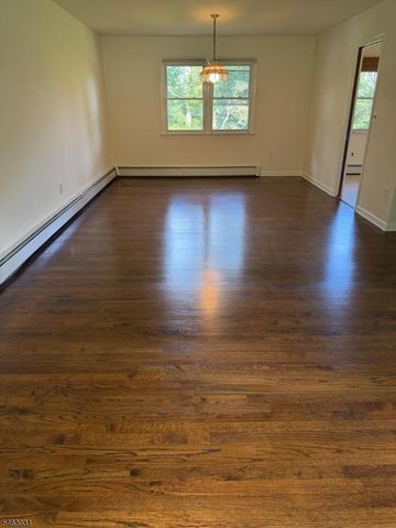 7 Valley View Rd, Chester Boro, NJ 07930