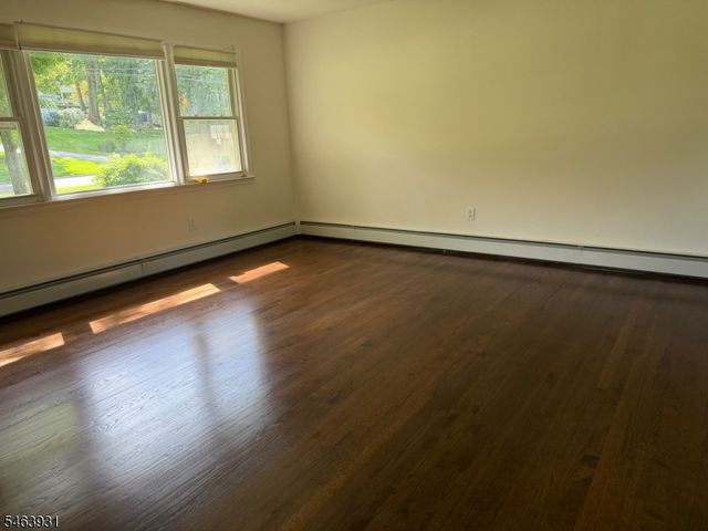 7 Valley View Rd, Chester Boro, NJ 07930