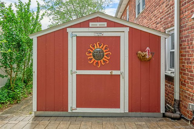 1600 Grand A Avenue T1, Baldwin, NY 11510
