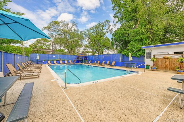 1600 Grand A Avenue T1, Baldwin, NY 11510