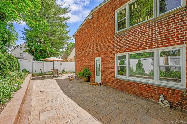 1600 Grand A Avenue T1, Baldwin, NY 11510