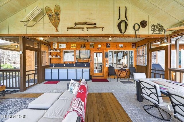 499 Hemlock Lane, Spencer, TN 38585