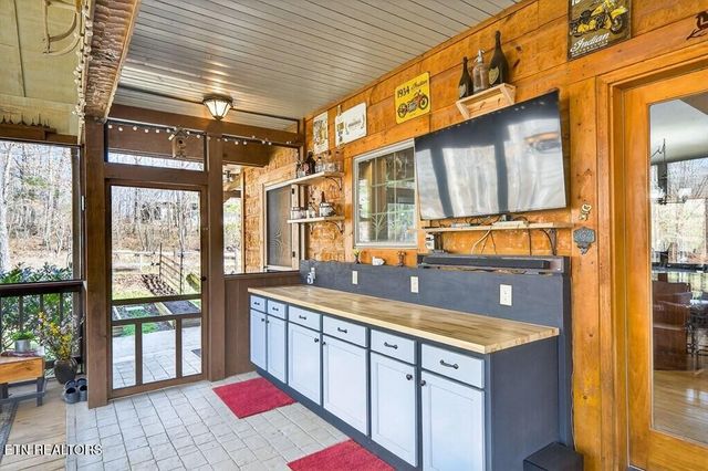 499 Hemlock Lane, Spencer, TN 38585