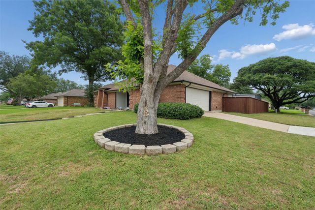 5600 Bogota Drive, North Richland Hills, TX 76180