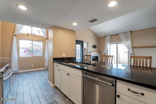 2019 W LEMON TREE Place 1115, Chandler, AZ 85224