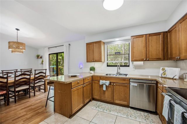922 NW 39TH DRIVE, Gainesville, FL 32605