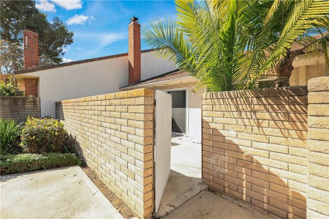 5136 Thorn Tree Lane, Irvine, CA 92612