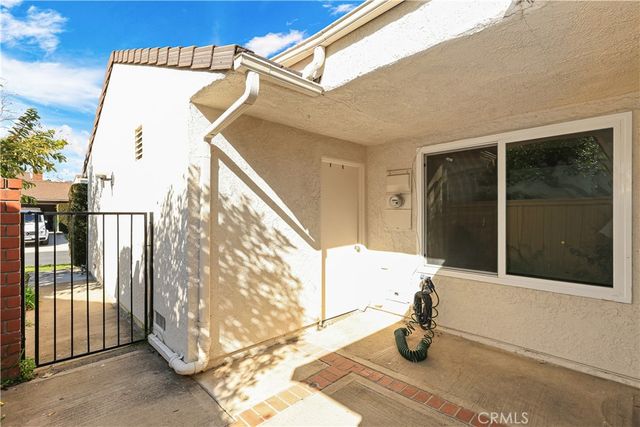 5136 Thorn Tree Lane, Irvine, CA 92612