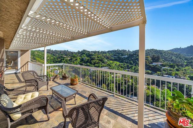 3681 Alta Mesa Drive, Studio City, CA 91604