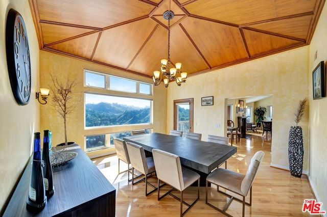 3681 Alta Mesa Drive, Studio City, CA 91604