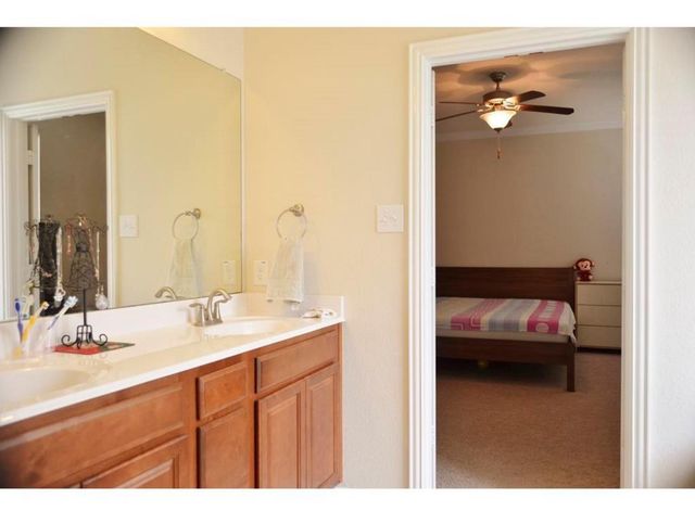 13743 Mckinney Creek Lane, Houston, TX 77044