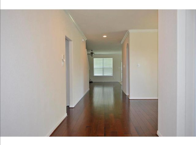 13743 Mckinney Creek Lane, Houston, TX 77044