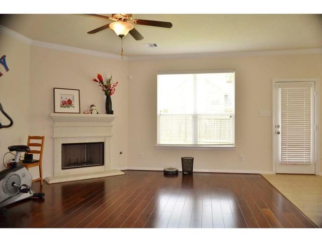 13743 Mckinney Creek Lane, Houston, TX 77044