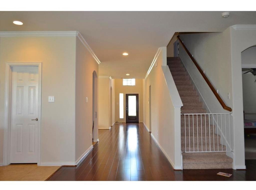 13743 Mckinney Creek Lane, Houston, TX 77044