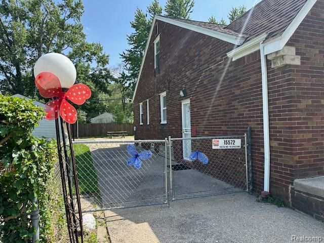 15572 Fordham Street, Detroit, MI 48205