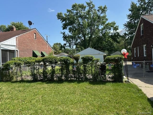 15572 Fordham Street, Detroit, MI 48205