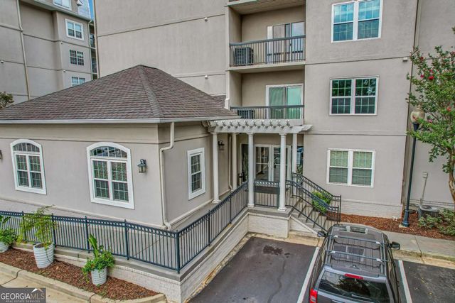 1074 Peachtree Walk NE B414, Atlanta, GA 30309