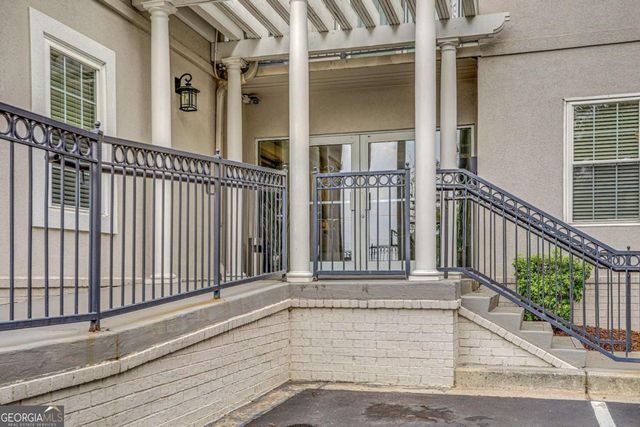 1074 Peachtree Walk NE B414, Atlanta, GA 30309