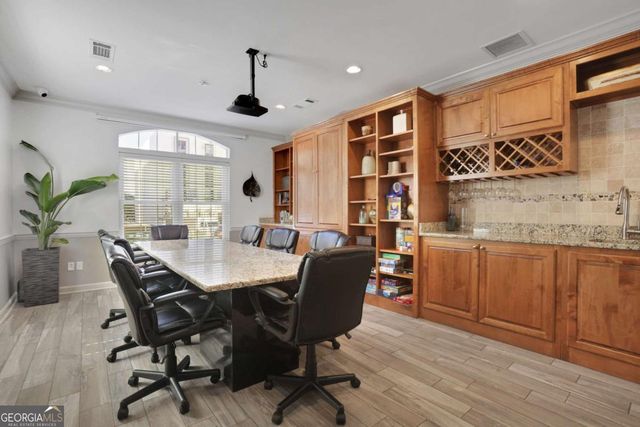 1074 Peachtree Walk NE B414, Atlanta, GA 30309