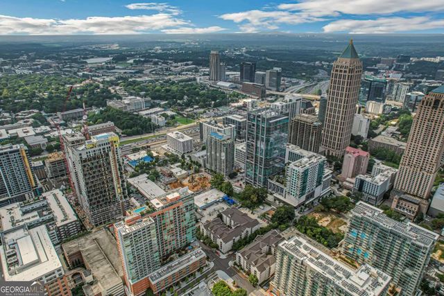 1074 Peachtree Walk NE B414, Atlanta, GA 30309