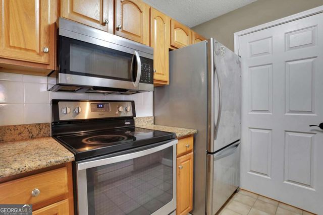 1074 Peachtree Walk NE B414, Atlanta, GA 30309