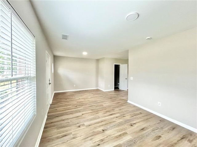 736 Wheel House Lane B, Monroe, GA 30655