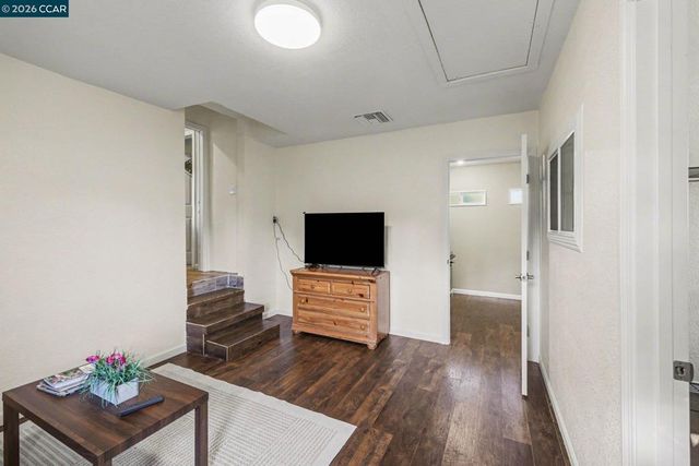 2035 Sherman Dr, Pleasant Hill, CA 94523