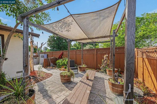 2035 Sherman Dr, Pleasant Hill, CA 94523