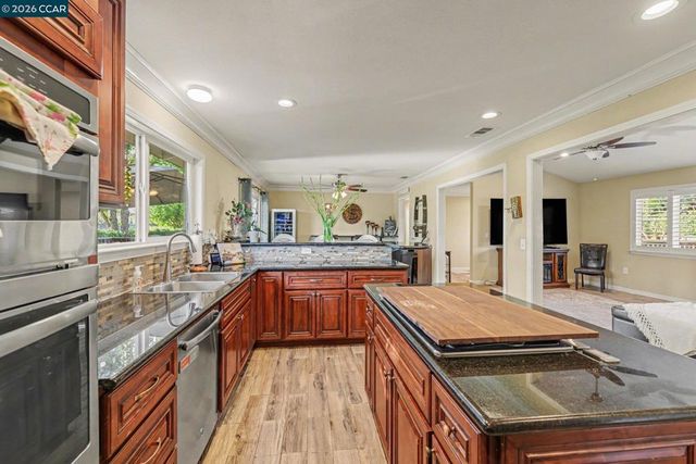 2035 Sherman Dr, Pleasant Hill, CA 94523